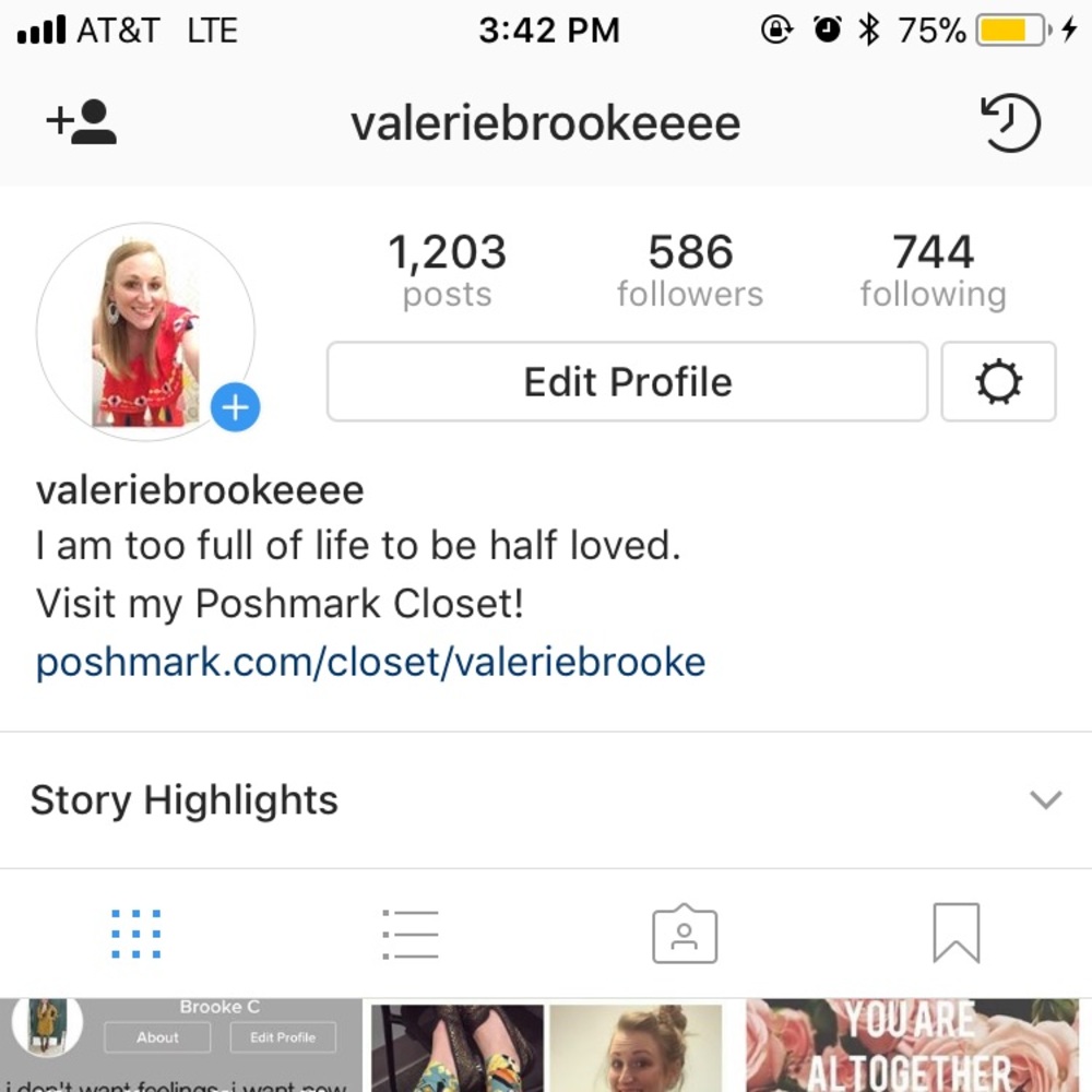 Let's be Friends on Instagram 💜 @valeriebrookeeee